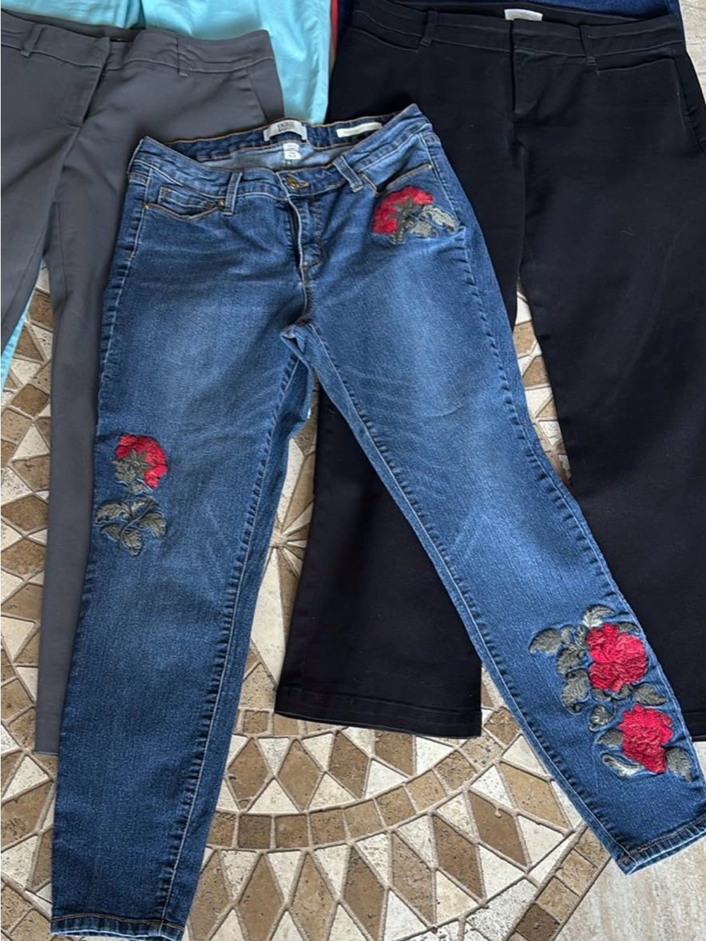 8P Mixed Women's Pants Bundle with Embroidered Blue Jeans - Picture 4 of 4